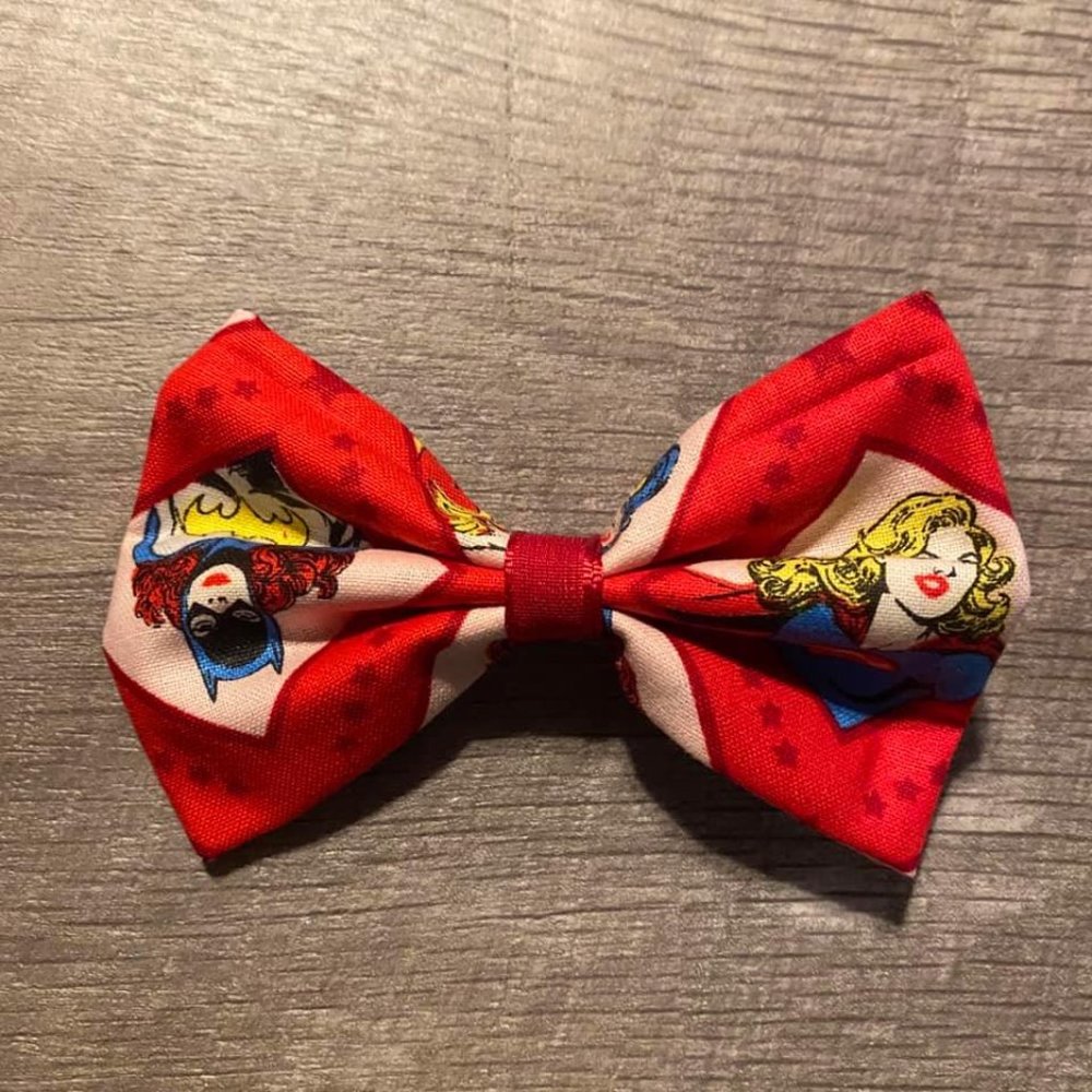 Red and White DC Ladies Hair Bow (Large)